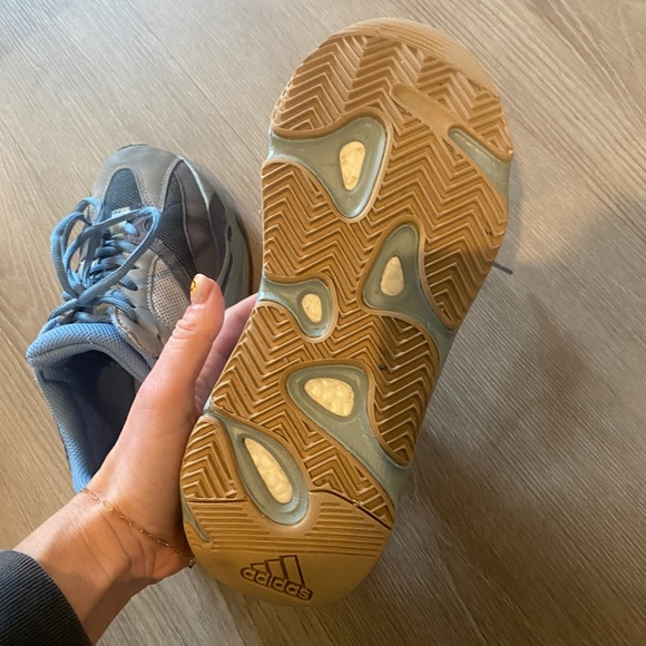 Yeezy 700s - Picture 4 of 5